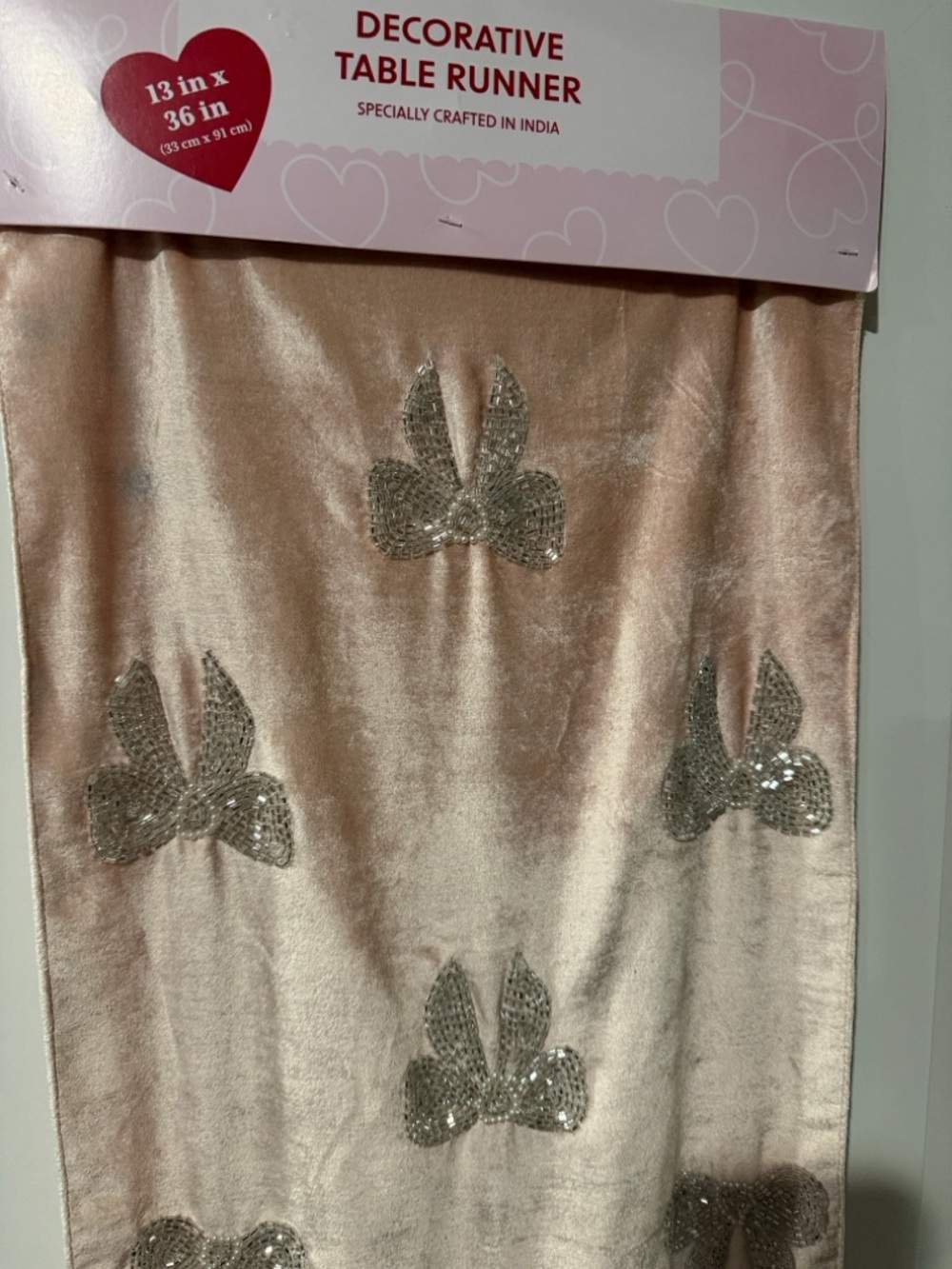 BNWT🎀Beautiful Beaded Runner💖